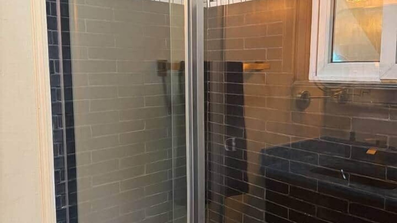 Photo of Bathroom in Tar Bay