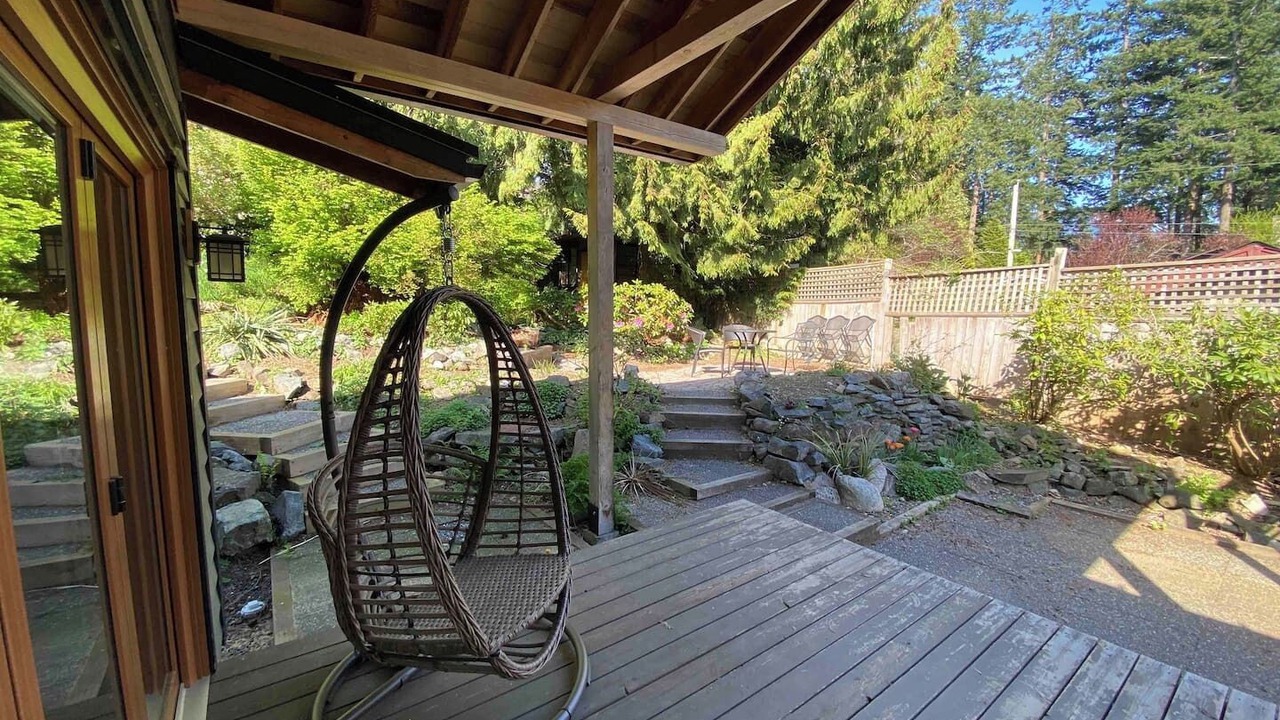 Photo of Patio Balcony in Bowen Island