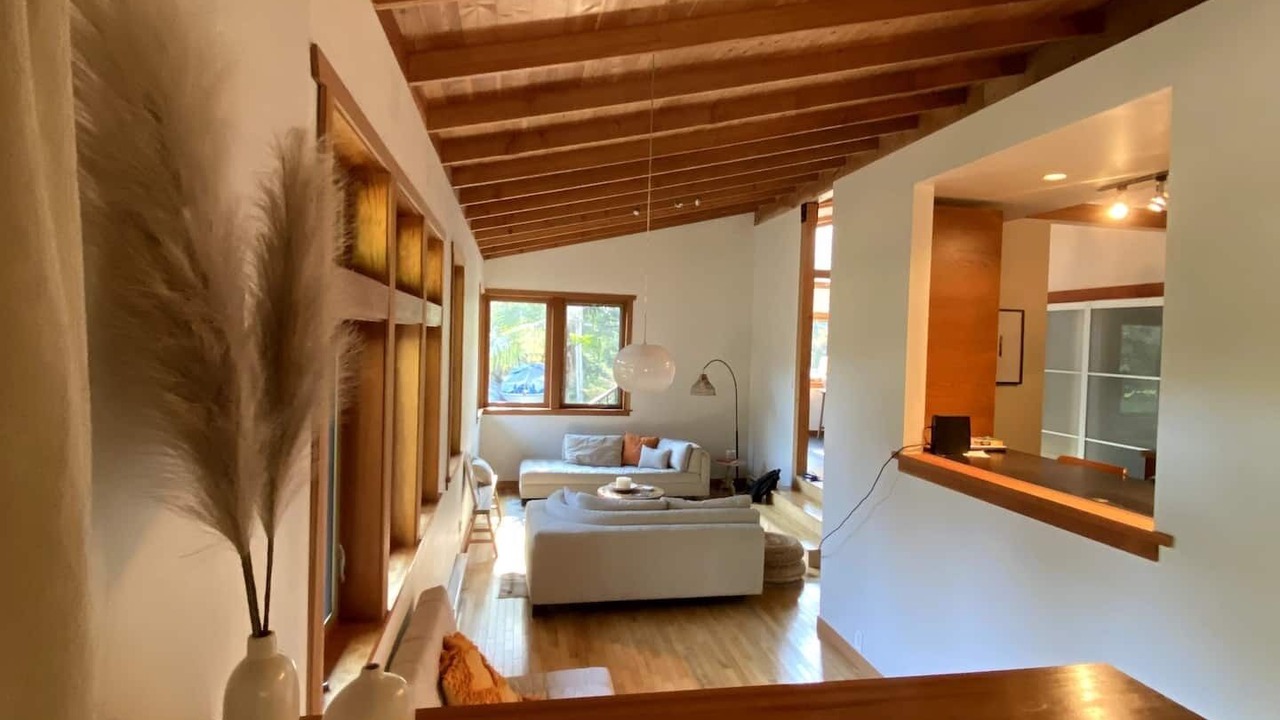 Photo of Livingroom in Bowen Island