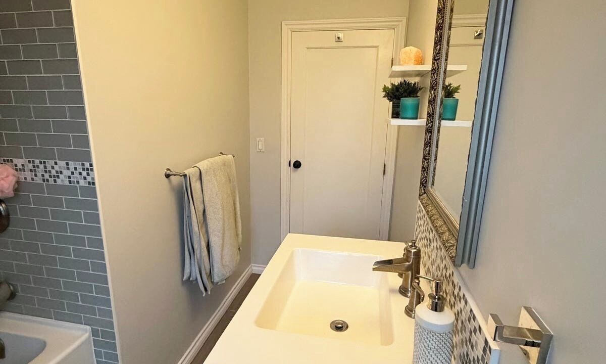Photo of Bathroom in Lower Lonsdale