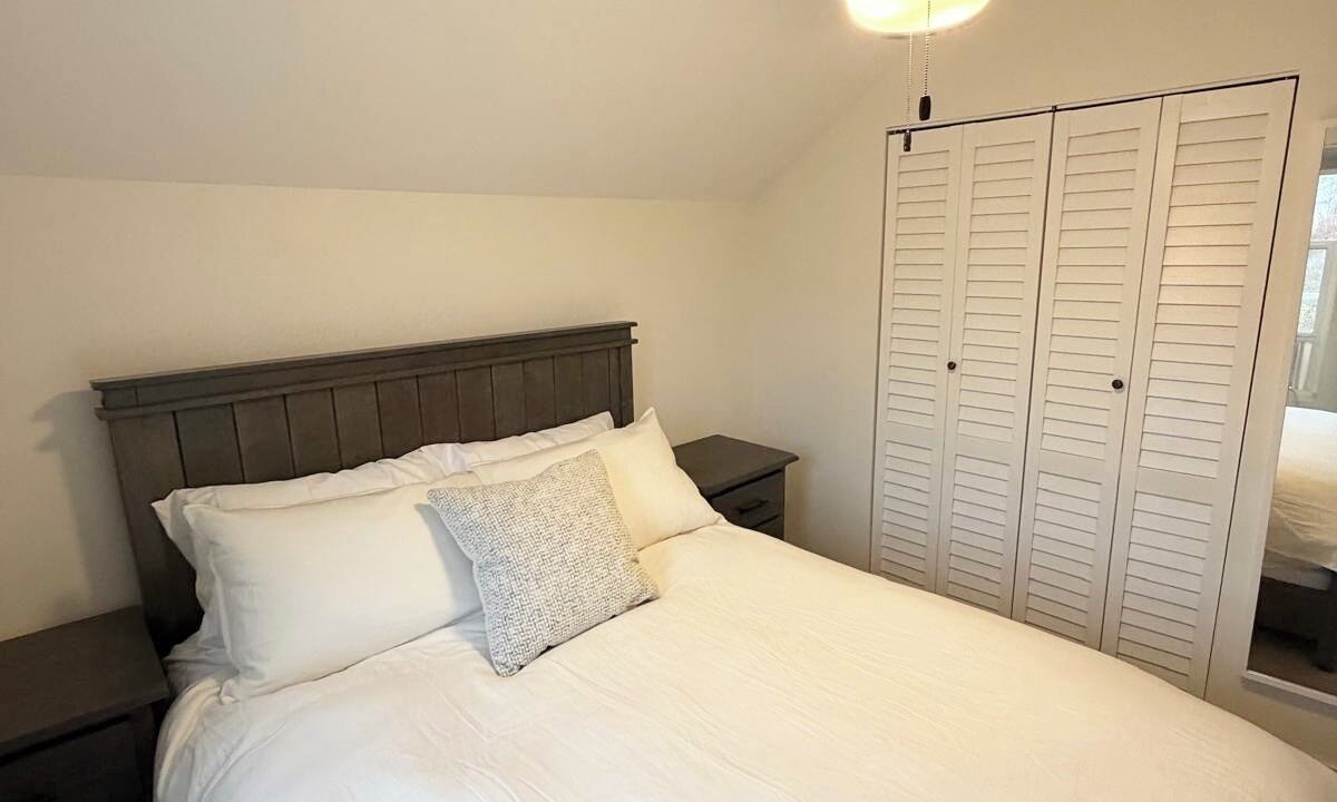Photo of Bedroom in Lower Lonsdale