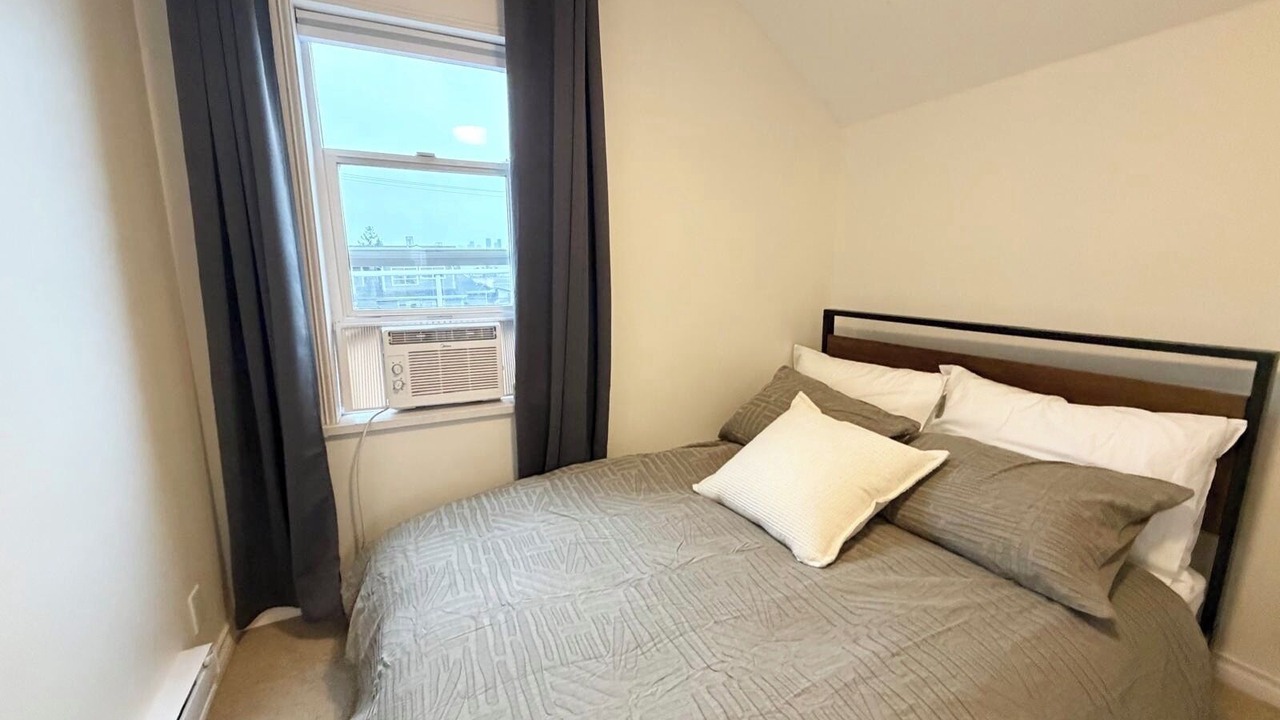Photo of Bedroom in Lower Lonsdale