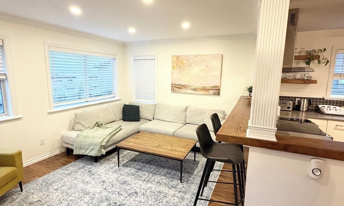 Photo of Livingroom in Lower Lonsdale