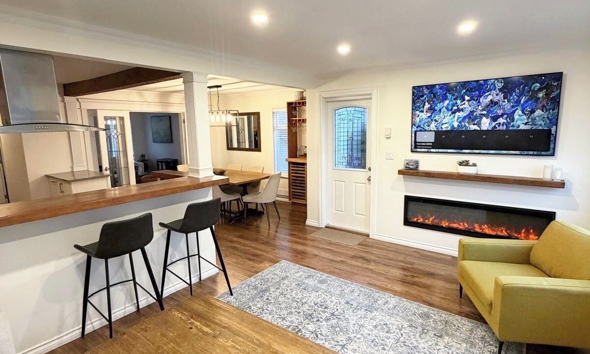 Photo of Livingroom in Lower Lonsdale