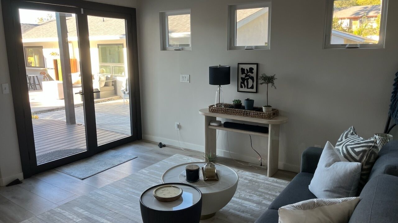 Photo of Livingroom in Alta Mesa