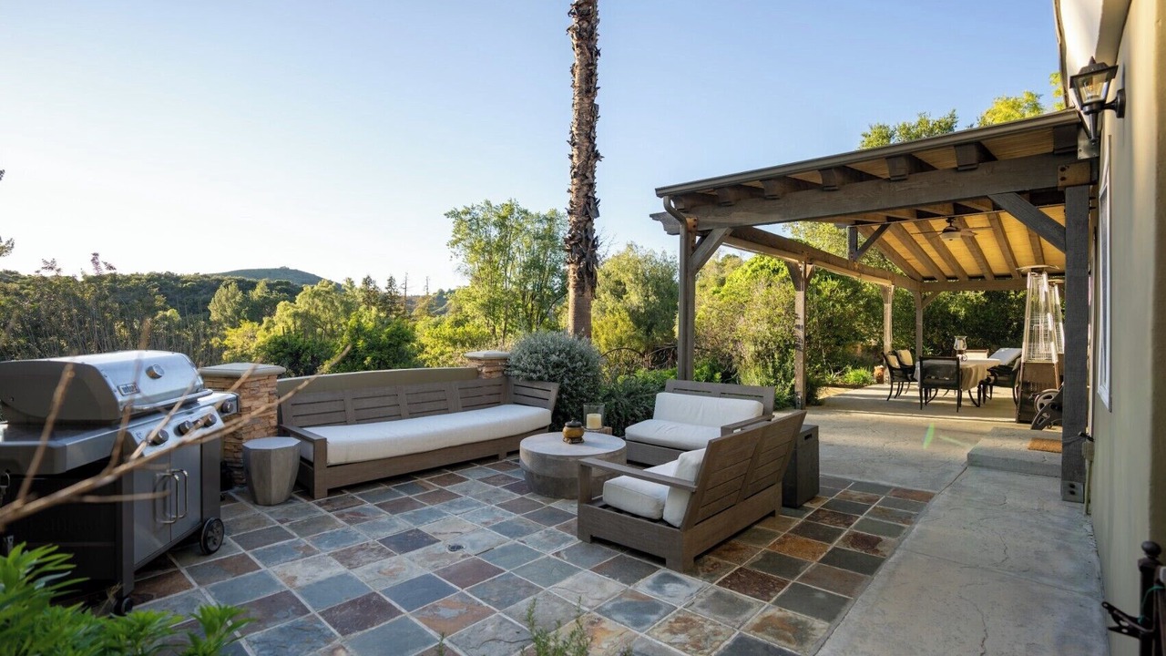 Photo of Patio Balcony in Calabasas