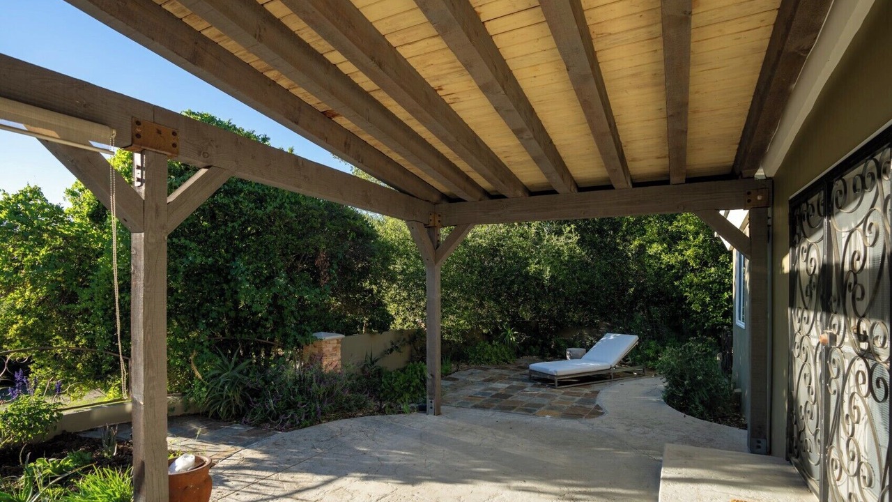 Photo of Patio Balcony in Calabasas
