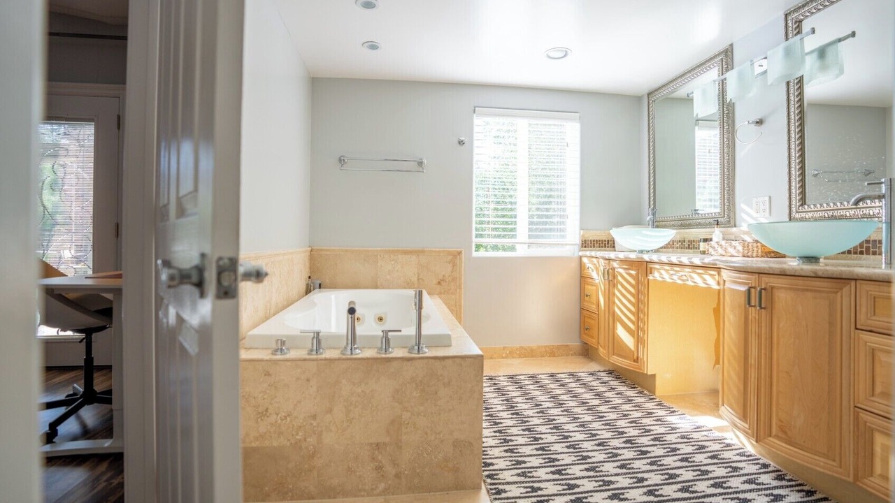 Photo of Bathroom in Calabasas