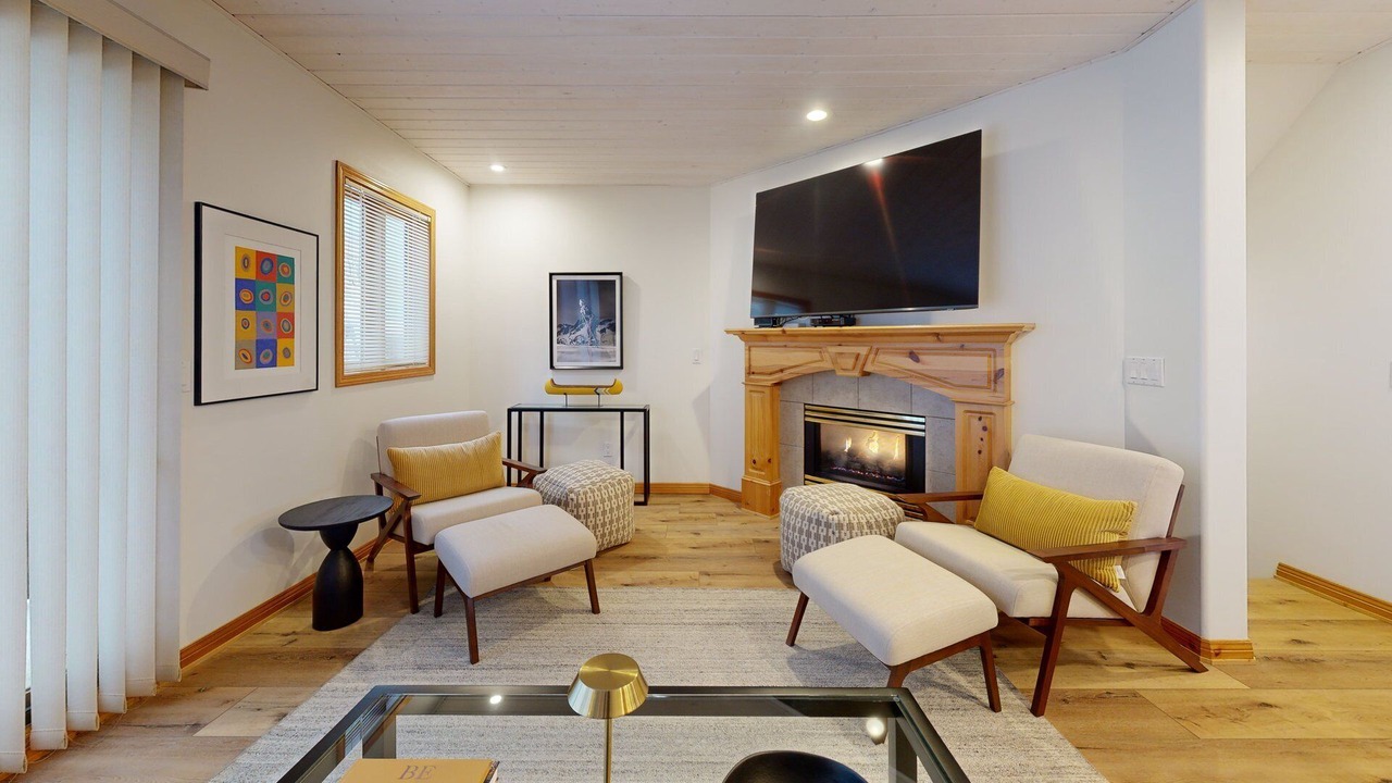 Photo of Livingroom in Sun Peaks