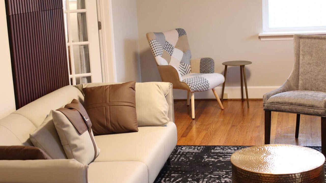 Photo of Livingroom in Midway