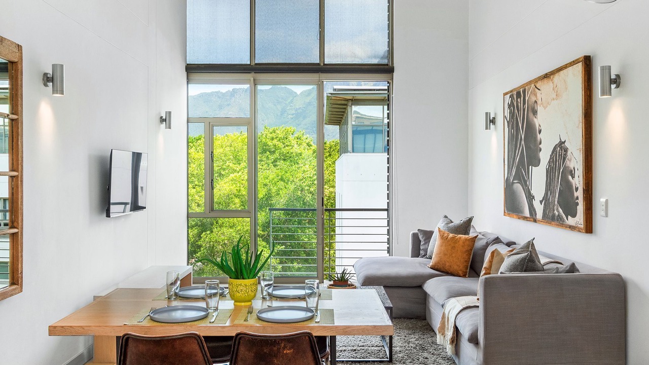 Photo of Livingroom in Claremont