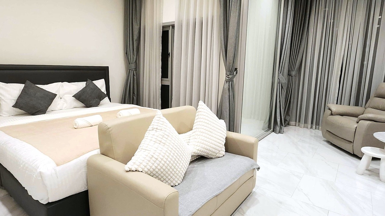 Photo of Bedroom in Khlong Toei Nuea