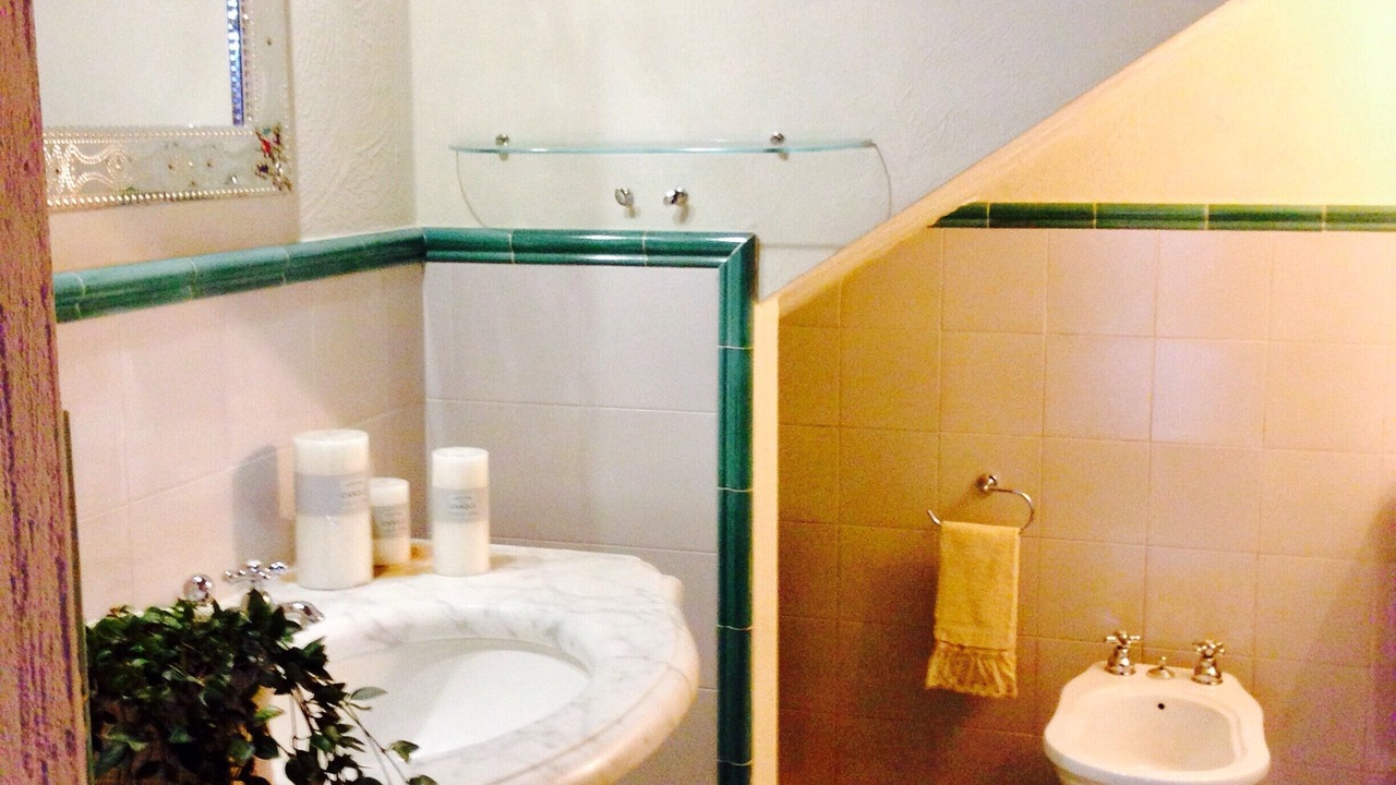Photo of Bathroom in Buti