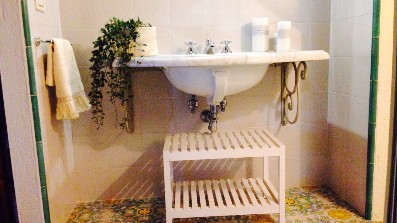 Photo of Bathroom in Buti