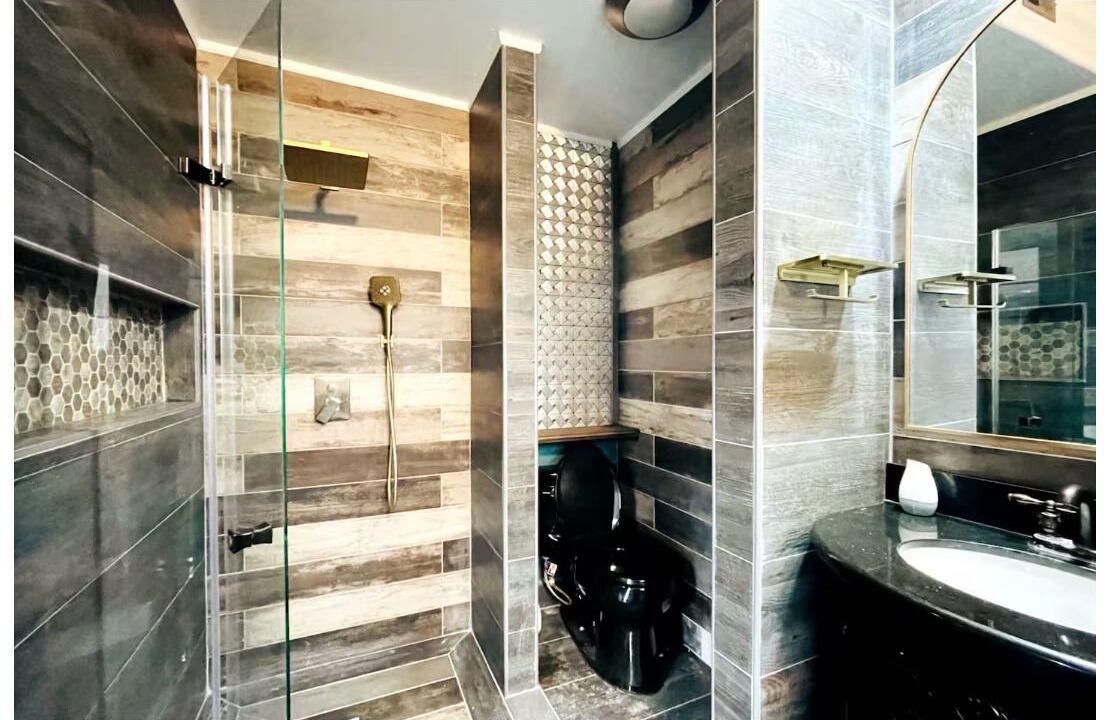 Photo of Bathroom in Oxnard