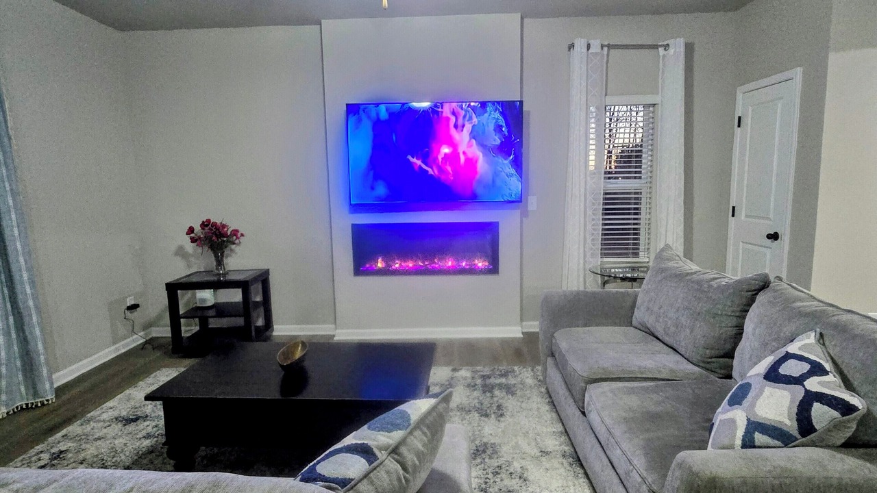 Photo of Livingroom in Davis Lake - Eastfield
