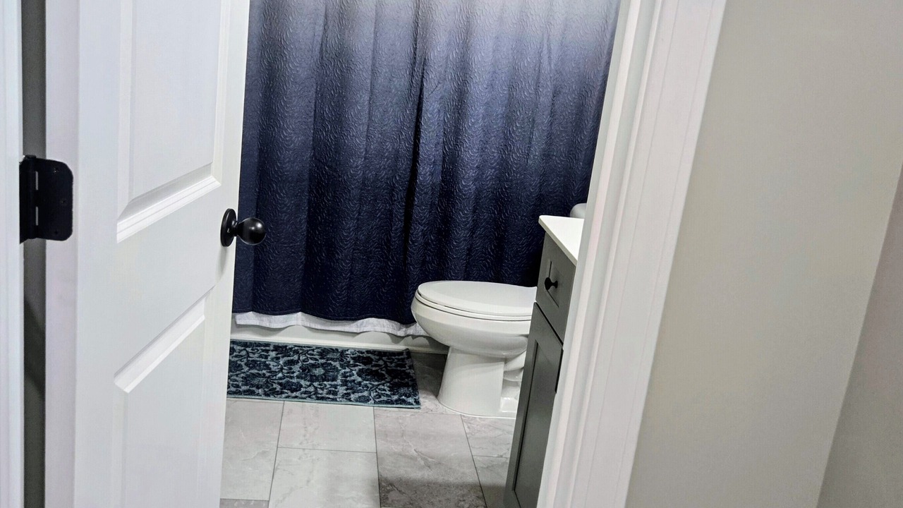 Photo of Bathroom in Davis Lake - Eastfield