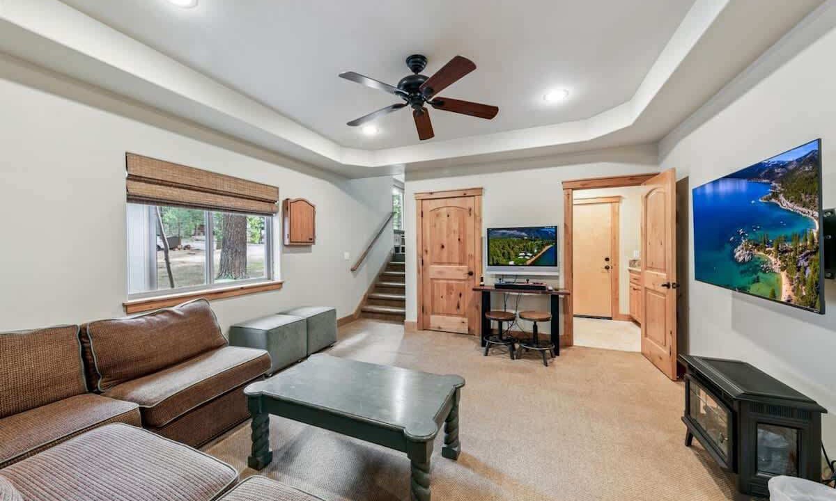 Photo of Livingroom in South Lake Tahoe