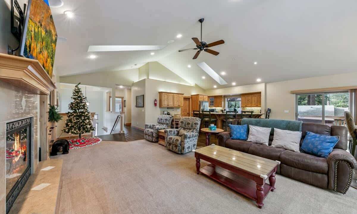 Photo of Livingroom in South Lake Tahoe