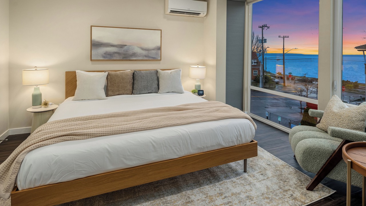 Photo of Bedroom in Alki