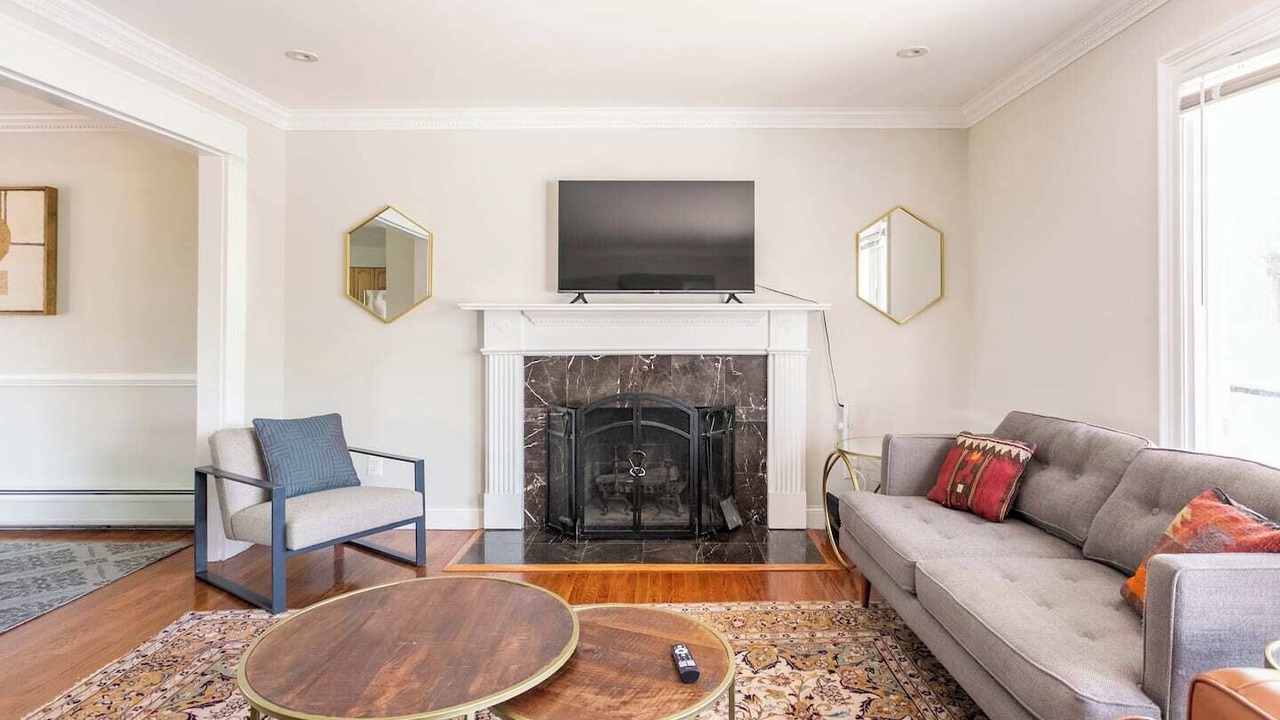 Photo of Livingroom in Bethesda