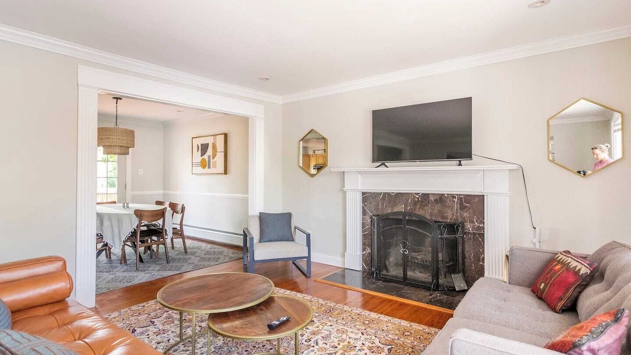 Photo of Livingroom in Bethesda