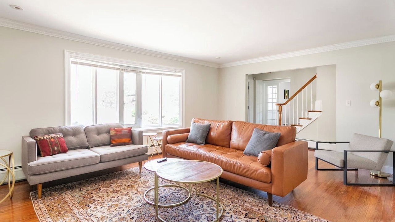 Photo of Livingroom in Bethesda
