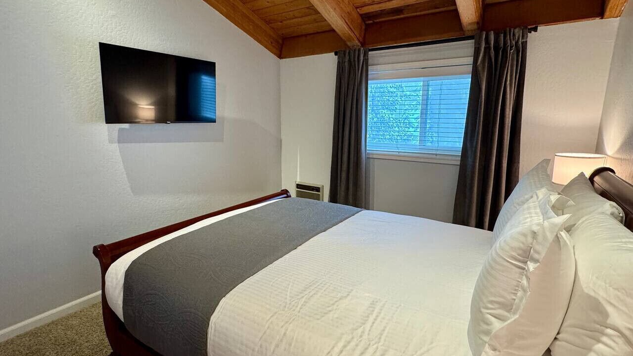 Photo of Bedroom in Tahoe Village