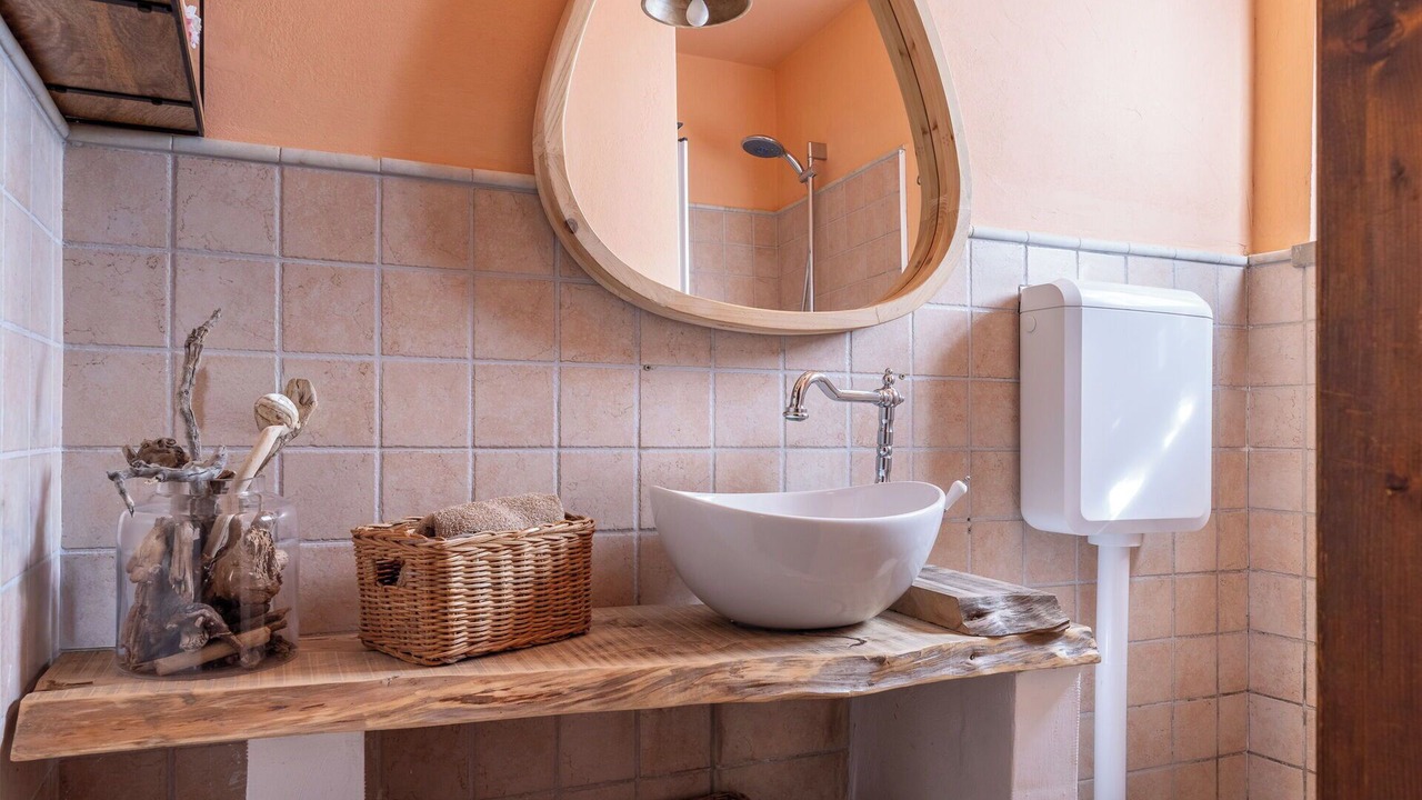 Photo of Bathroom in Lari