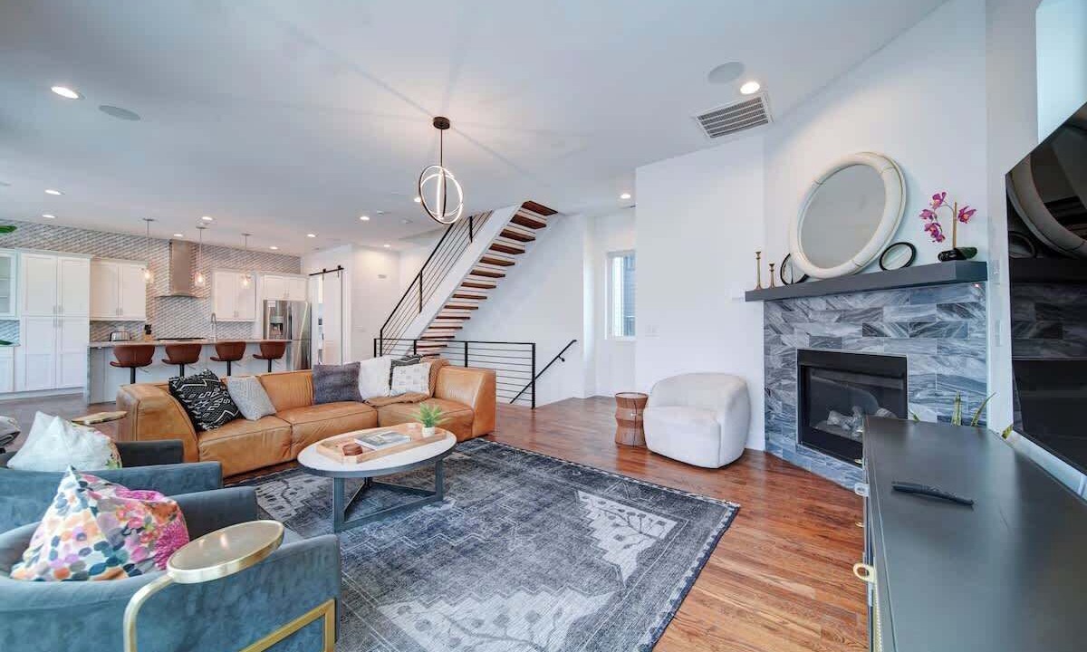 Photo of Livingroom in Third Ward