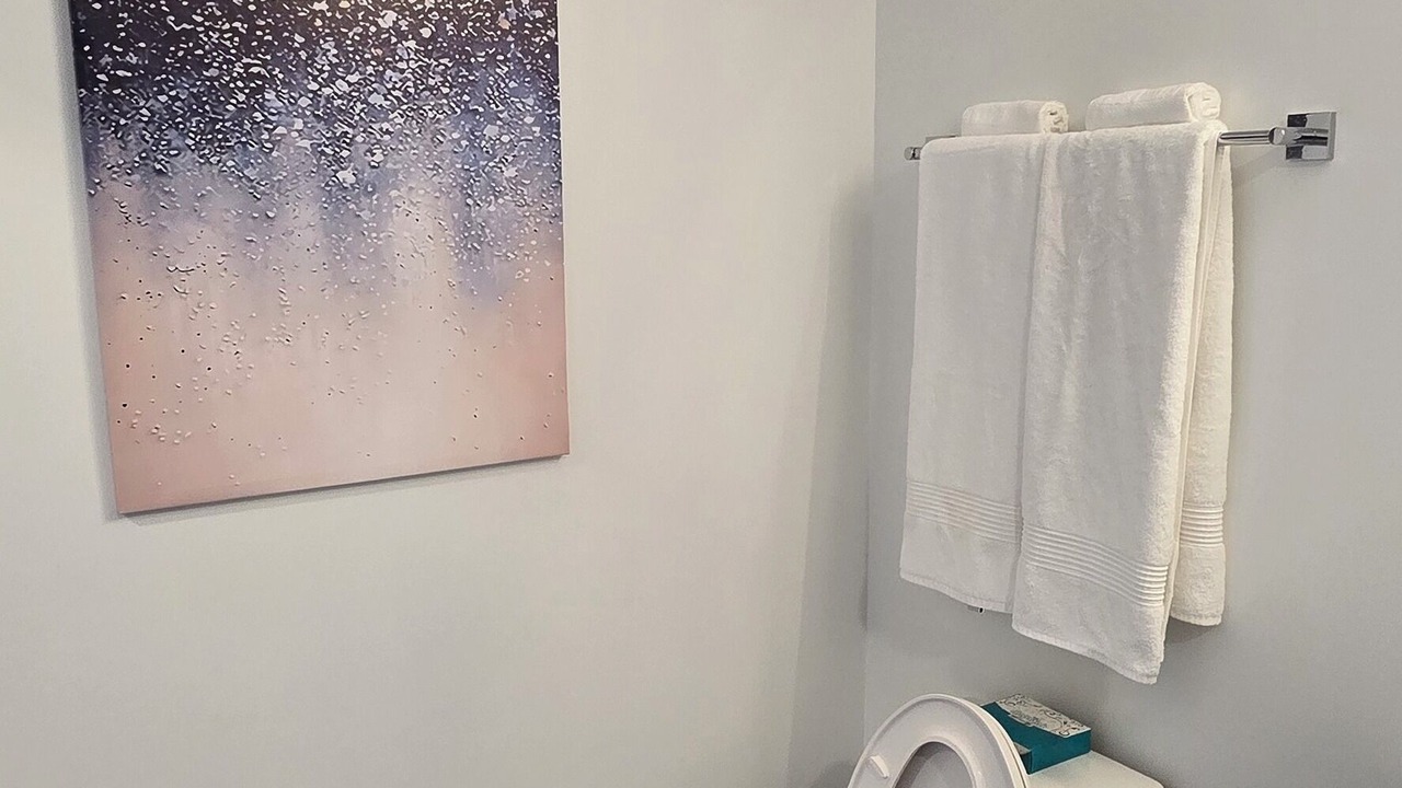 Photo of Bathroom in Music Row