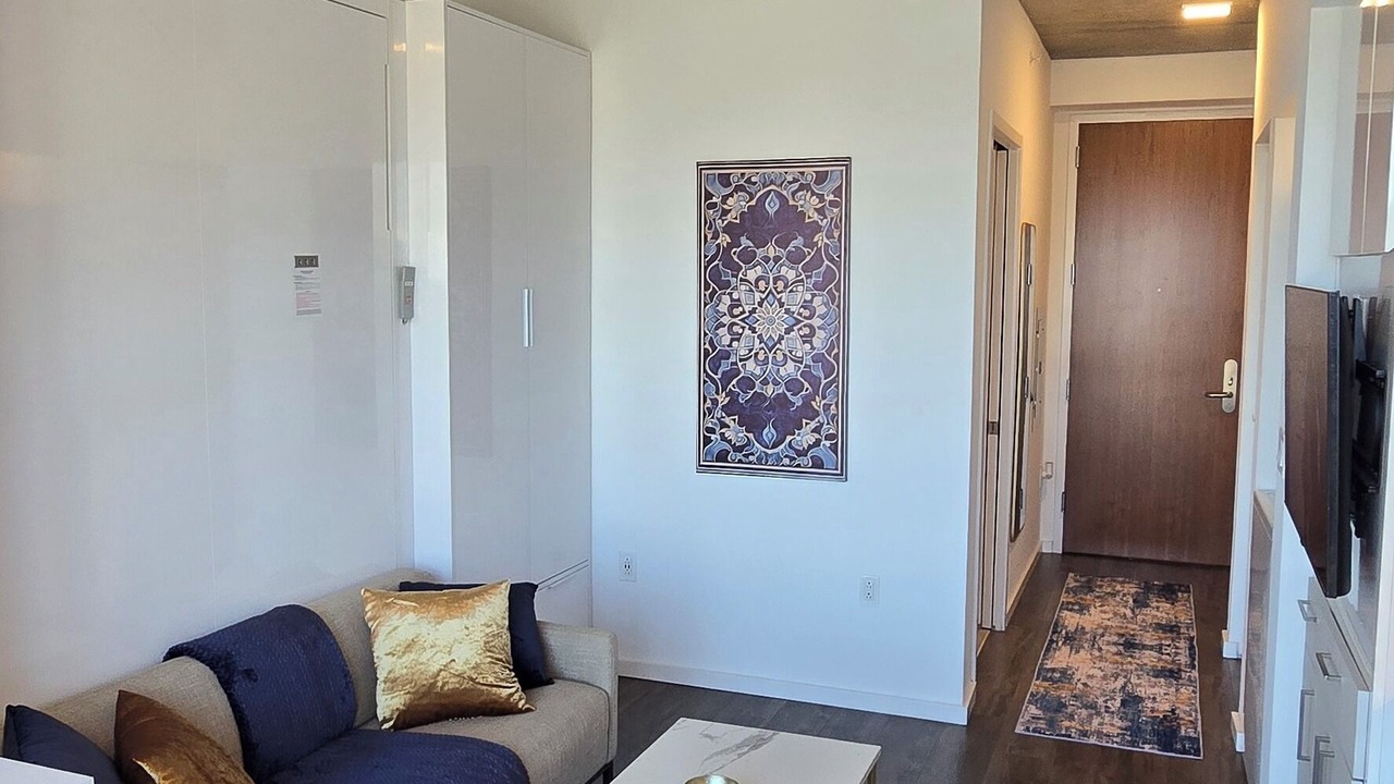 Photo of Livingroom in Music Row