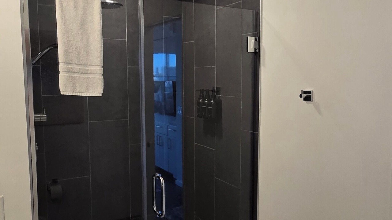 Photo of Bathroom in Music Row