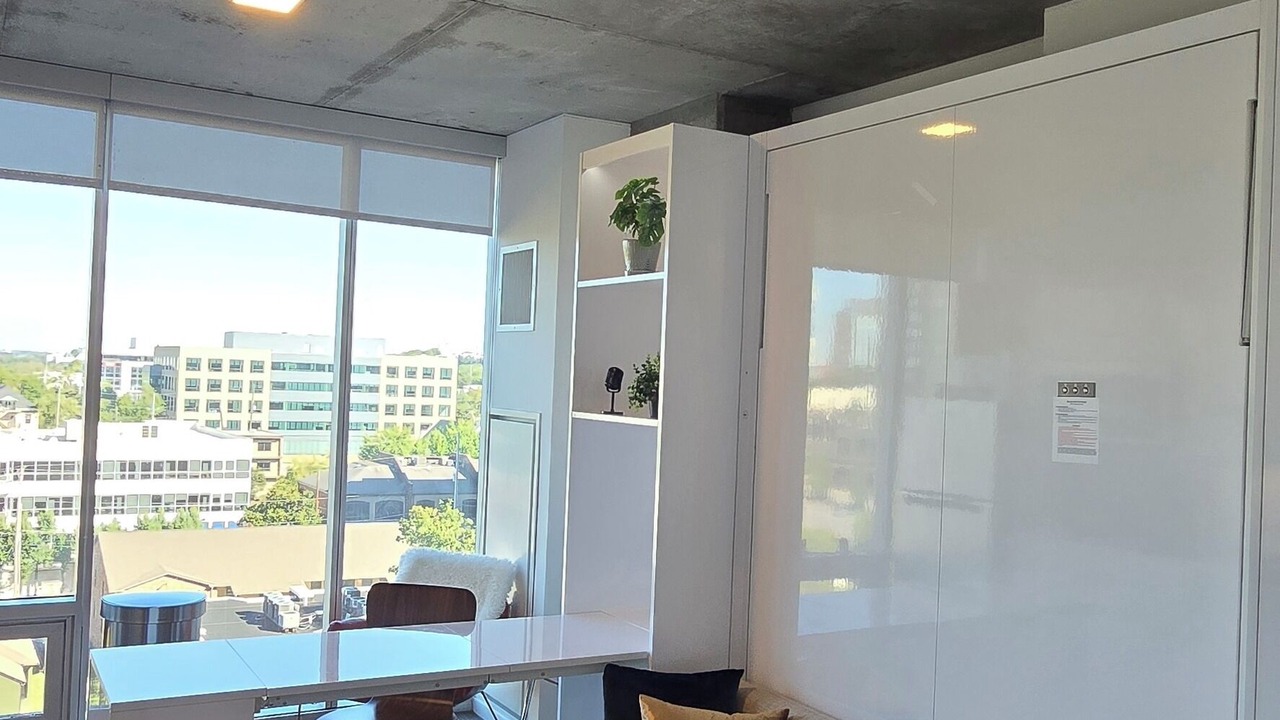 Photo of Livingroom in Music Row