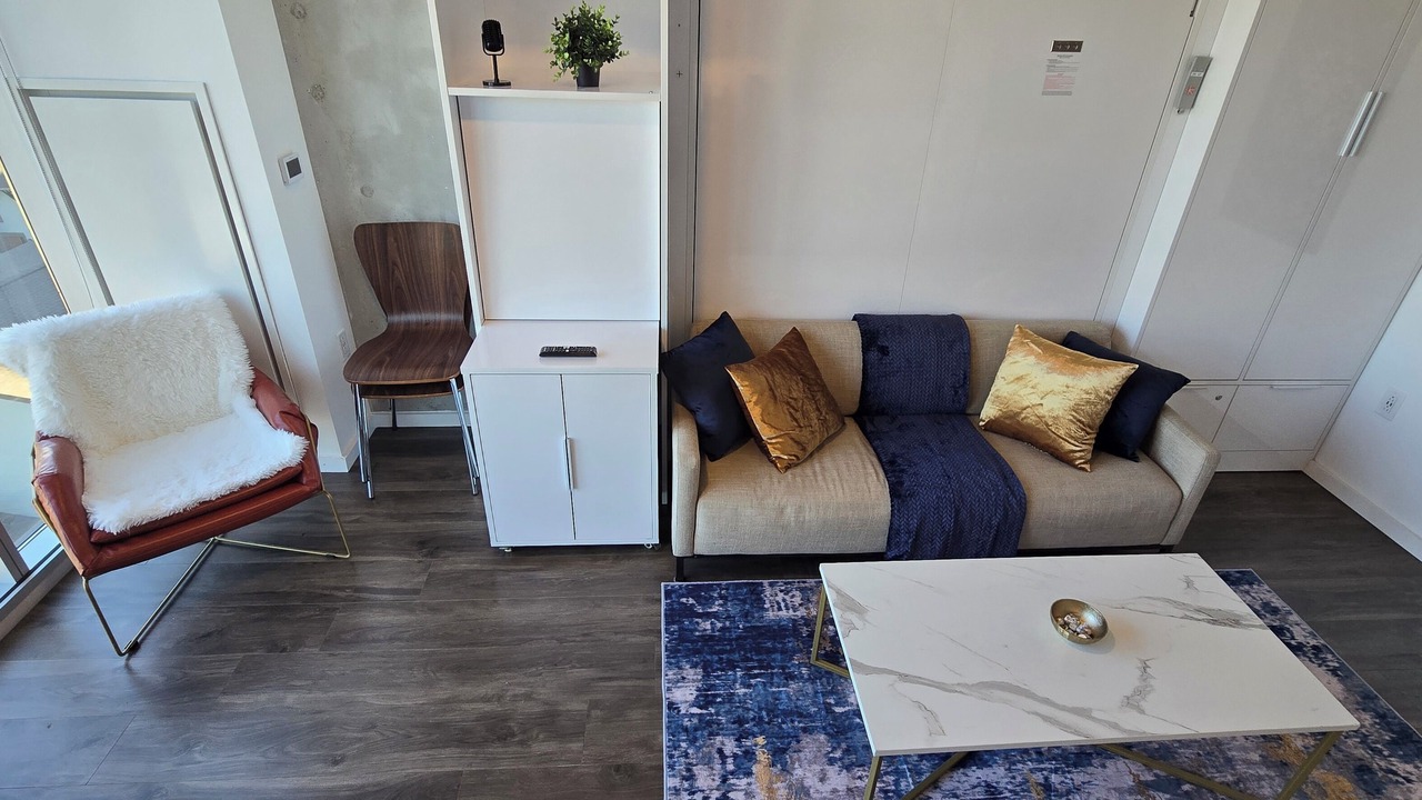 Photo of Livingroom in Music Row