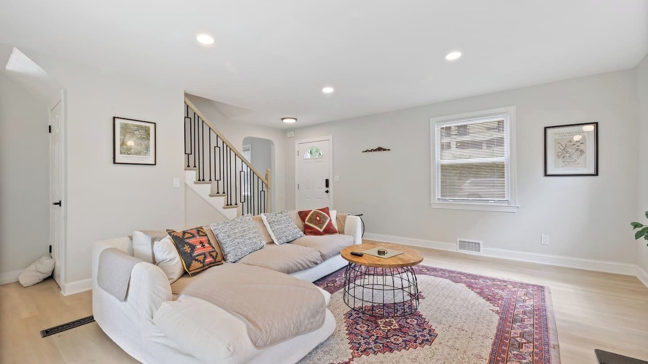 Photo of Livingroom in Bethesda