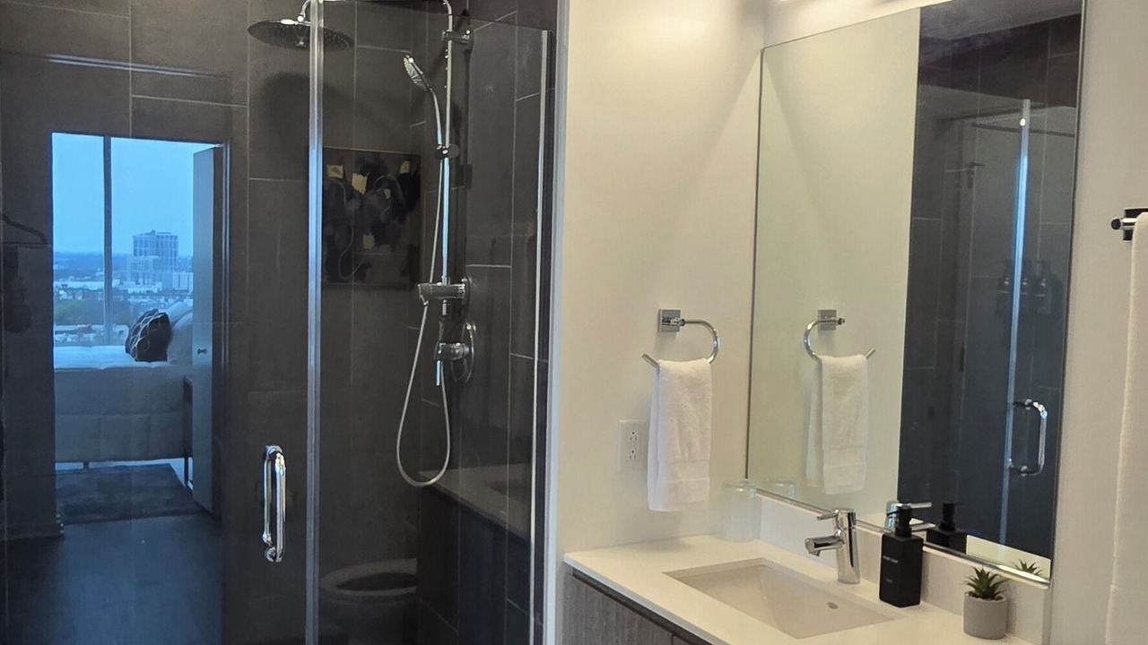 Photo of Bathroom in Music Row