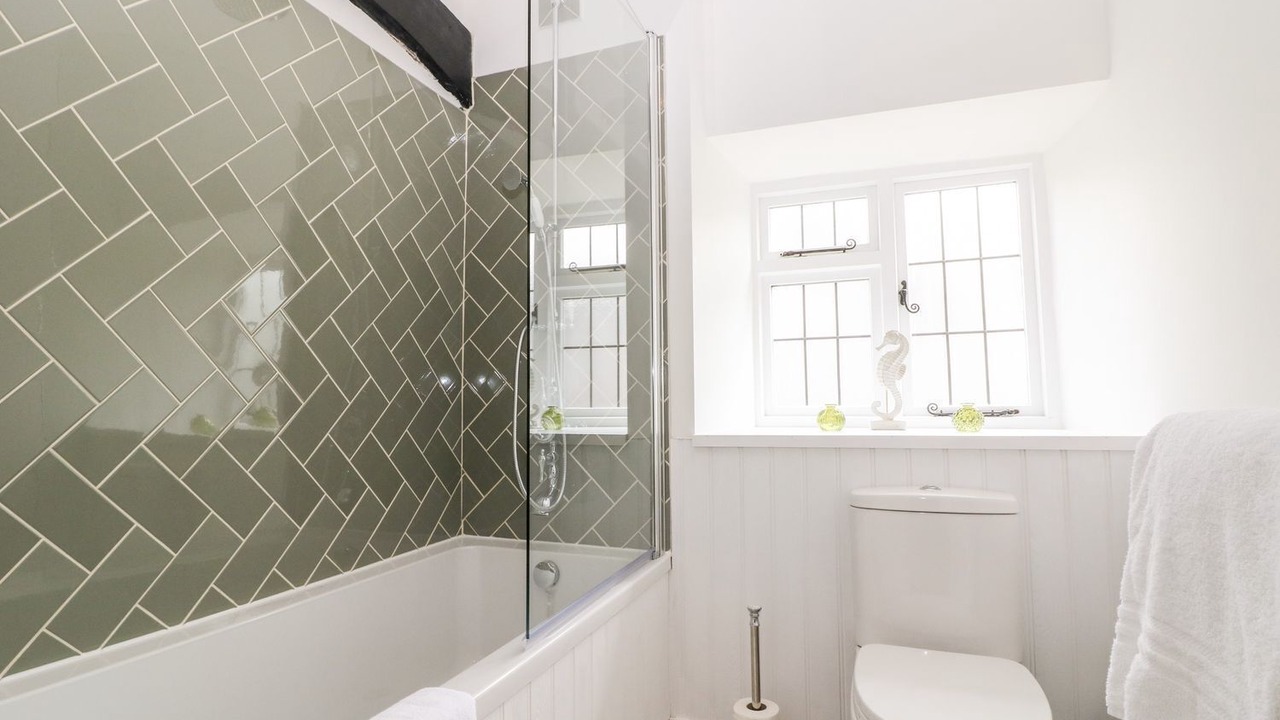 Photo of Bathroom in Hook Norton