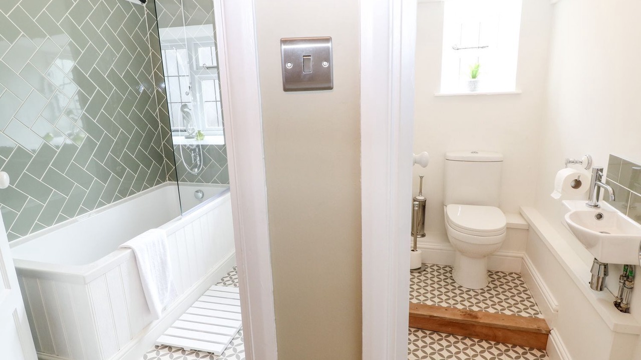 Photo of Bathroom in Hook Norton