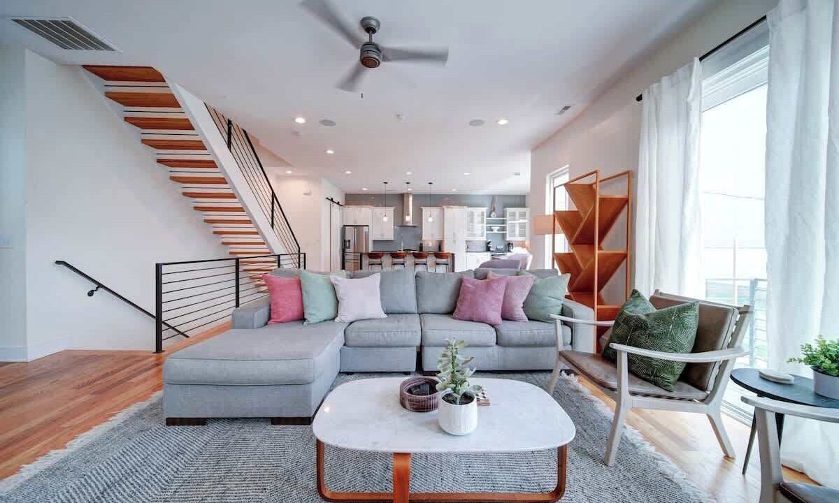 Photo of Livingroom in Third Ward