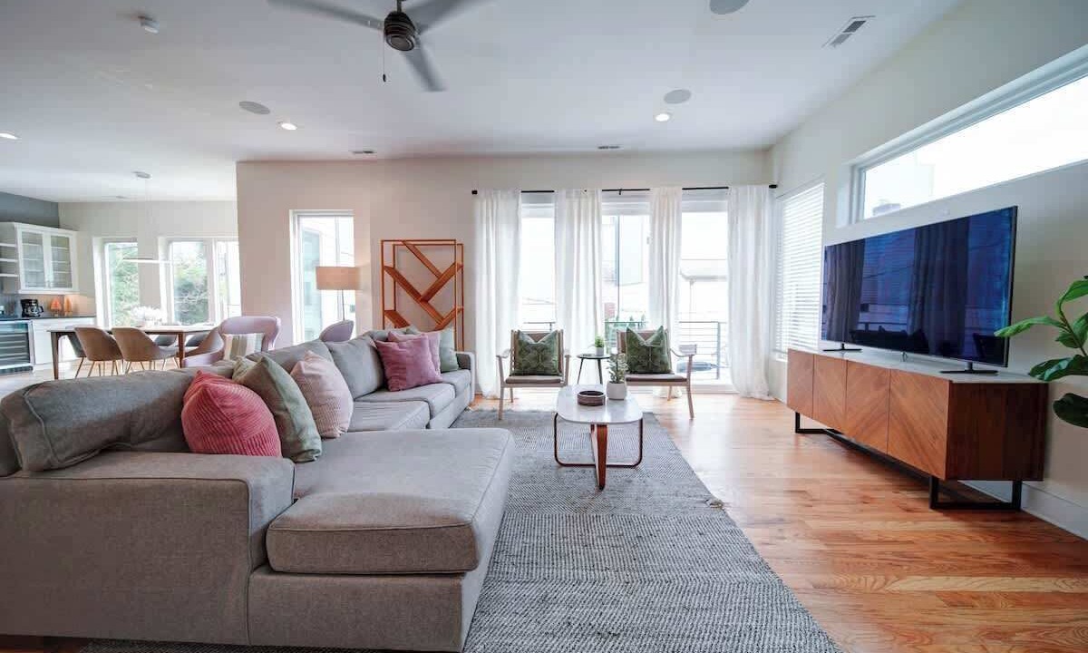 Photo of Livingroom in Third Ward