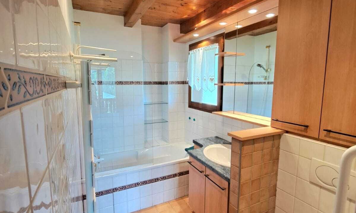 Photo of Bathroom in Saint-Nicolas-la-Chapelle