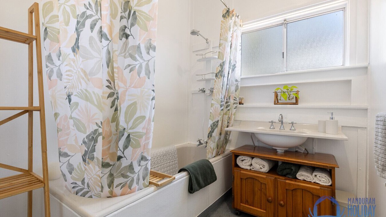 Photo of Bathroom in Dudley Park