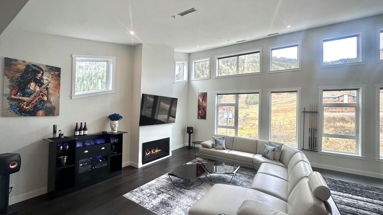 Photo of Livingroom in Sun Peaks