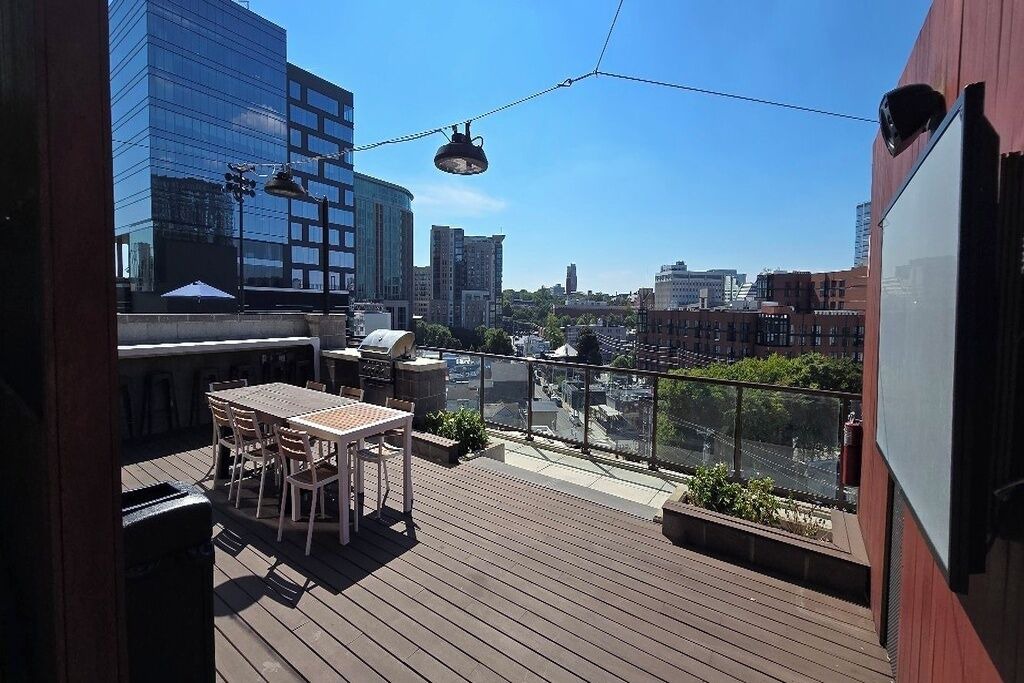 Photo of Outdoor in Music Row