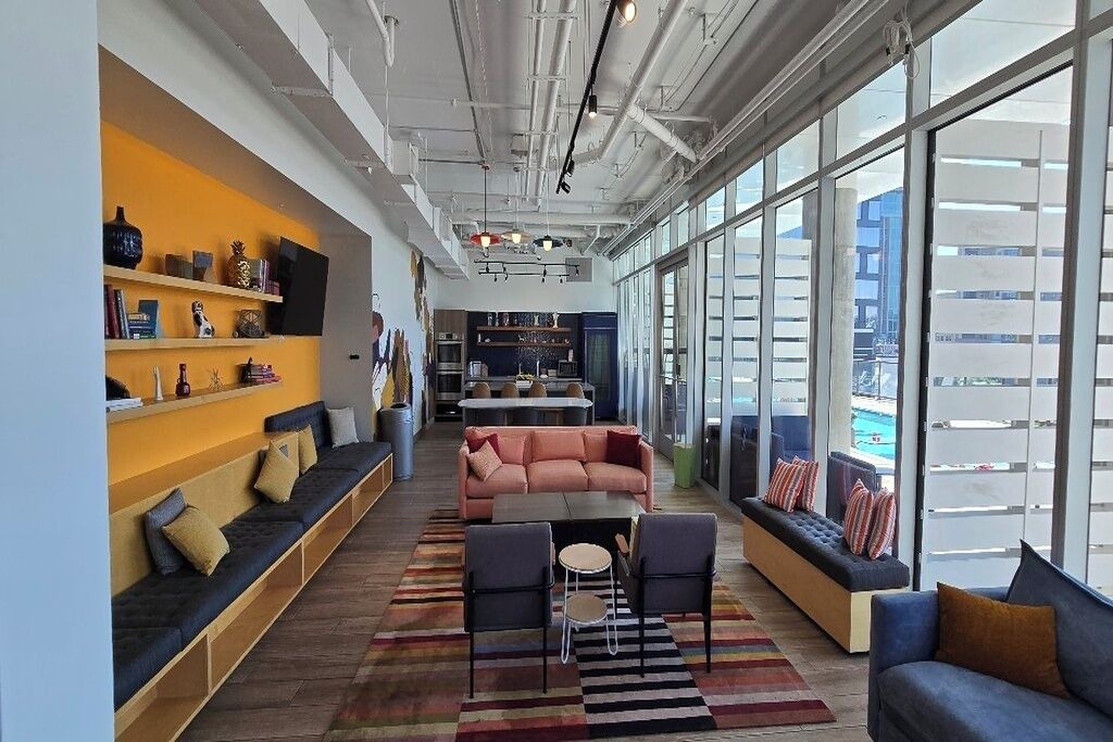 Photo of Livingroom in Music Row