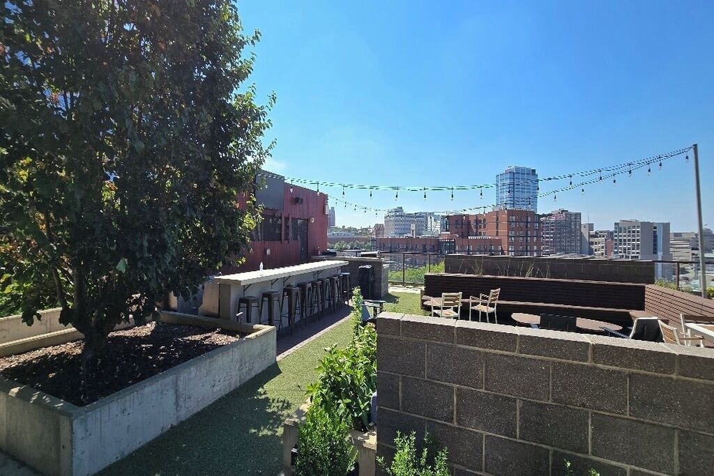 Photo of Outdoor in Music Row