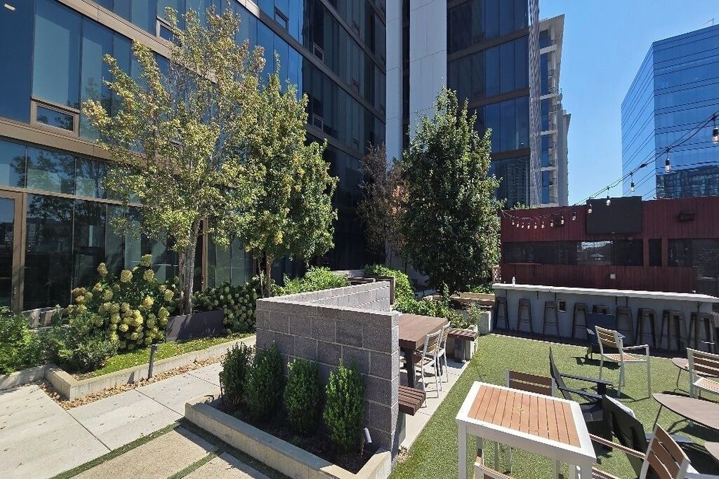Photo of Outdoor in Music Row