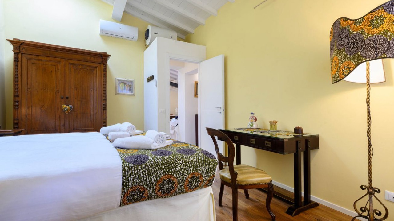 Photo of Bedroom in Lungarno del Tempio