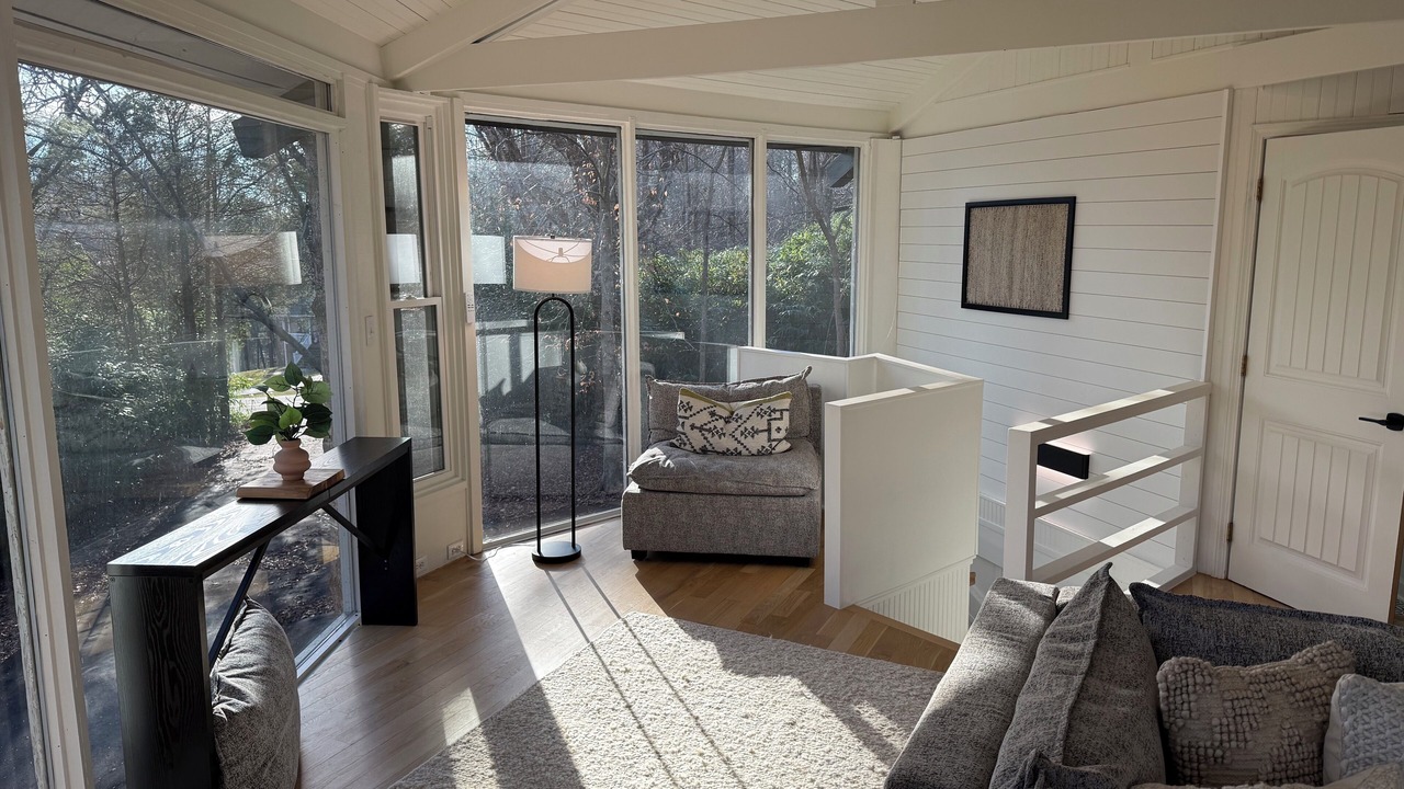 Photo of Livingroom in Jonesville